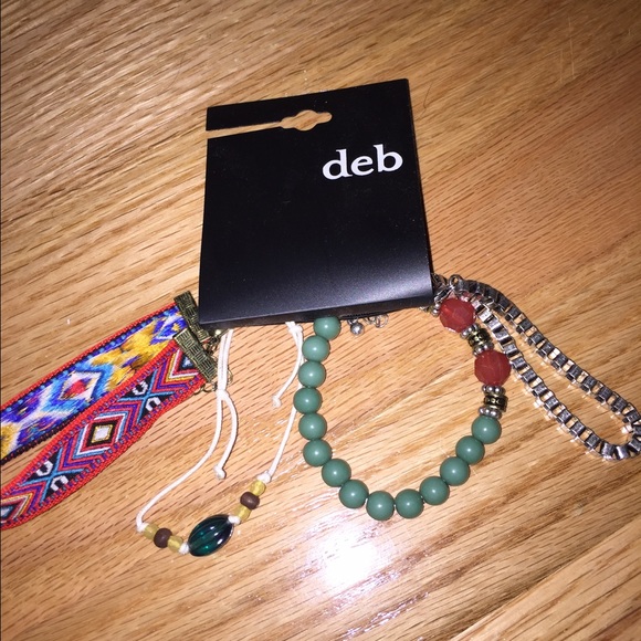 Unopened bracelets (4)