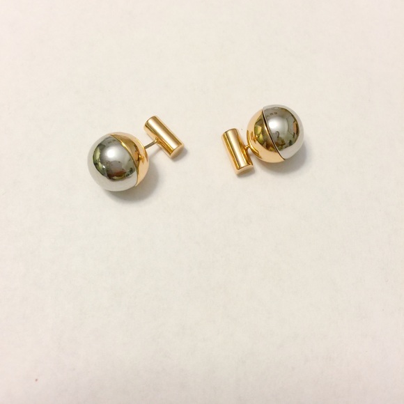 🎉HP-Top Trends 9/26- New Banana Republic Earrings - Picture 3 of 5