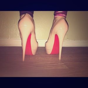 Christian Louboutin Lady Peep