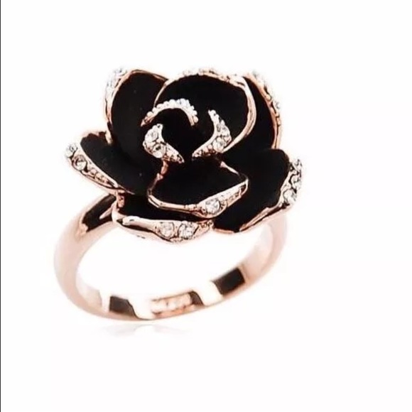 Jewelry - 🚫Gifted🚫Rose Gold Black Rose Ring