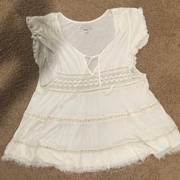 White loose blouse w design - Picture 1 of 3