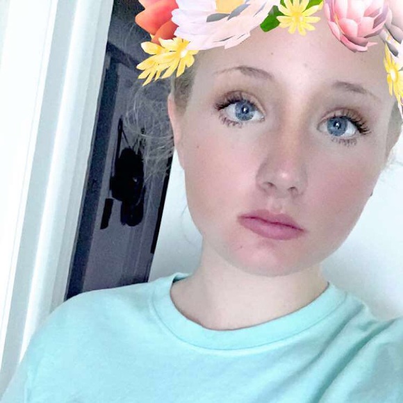 Meet your Posher, Hannah