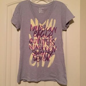 American Eagle gray V-neck shirt.