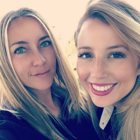 Meet your Posher, Lindsey - Picture 2 of 2