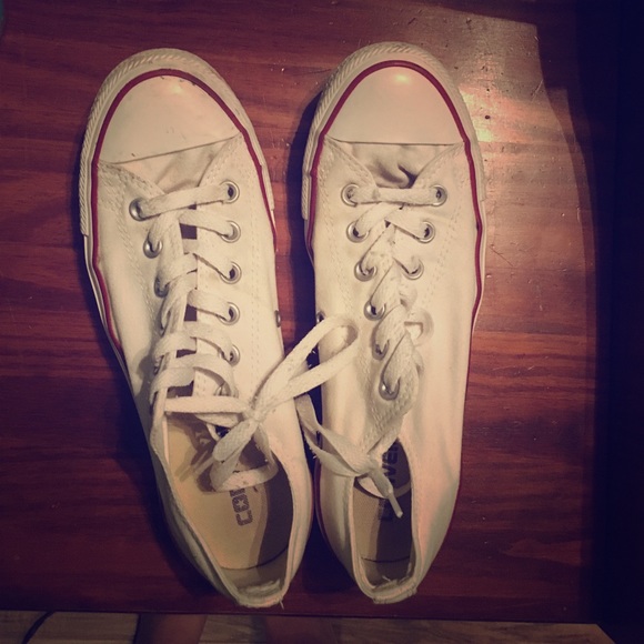 White chuck Taylor's