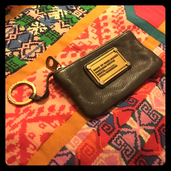 Marc Jacobs Classic Q Key Pouch in Faded Aluminum