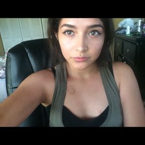 Meet your Posher, Nora