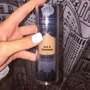 Kat Von D Lock-It Foundation