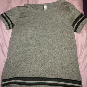 grey t-shirt