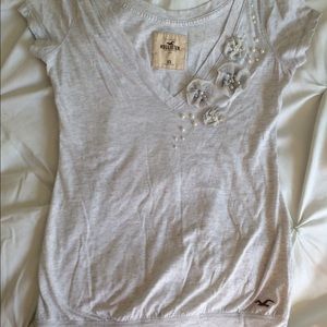 Hollister Xs Grey Gray Shirt With Flowers Beads.
