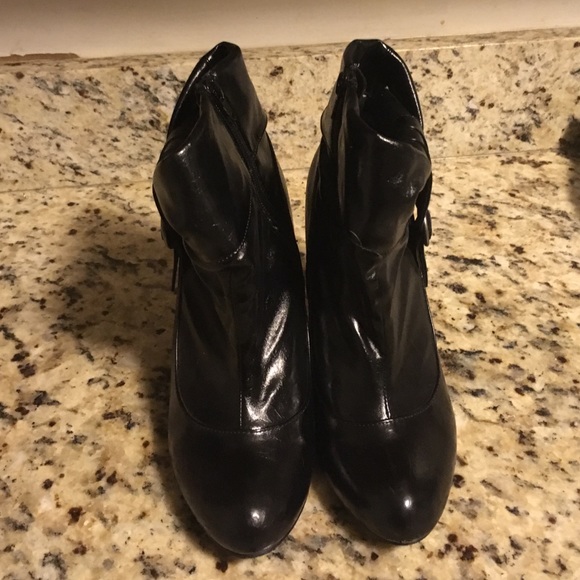 SOLD Prima Black heeled ankle boots size 8.5 - Picture 2 of 4