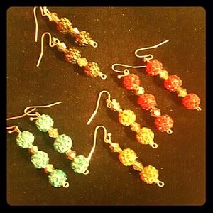 4 pairs of druzzy earings.