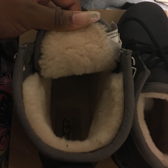 Boys ugg boots - Picture 4 of 4