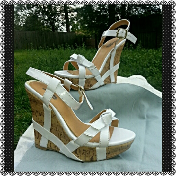 🚫SOLD🚫Charlotte Russe Cork and Patent Wedges *~