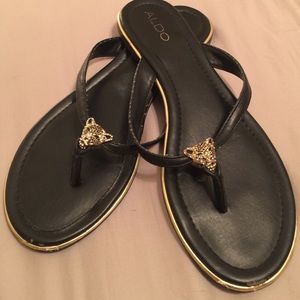 Aldo jaguar flip flops size 8.5
