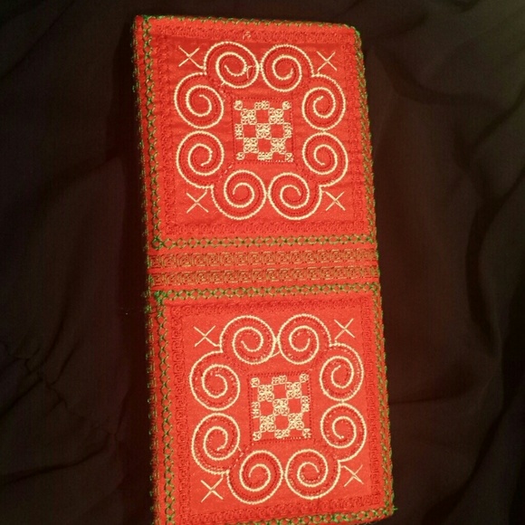 Handbags - 🔖2/$15 Beautiful wallet/ clutch