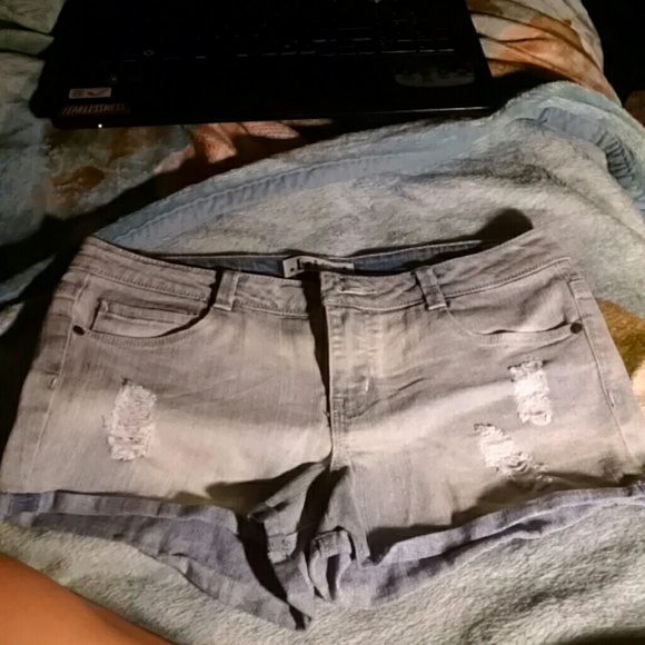 LEI light wash shorts