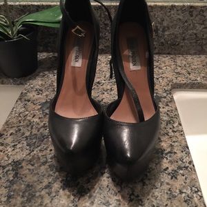 Steve Madden Pumps !!
