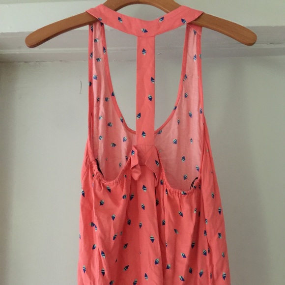 Tank - Picture 3 of 4