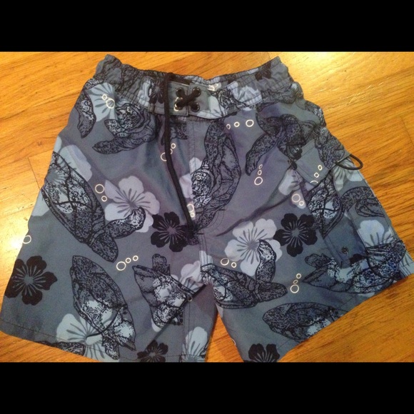 Islander swim trunks size 6/7