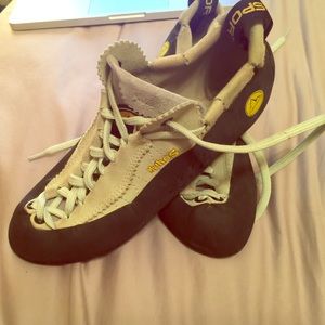 La Sportiva myths climbing shoes size 38