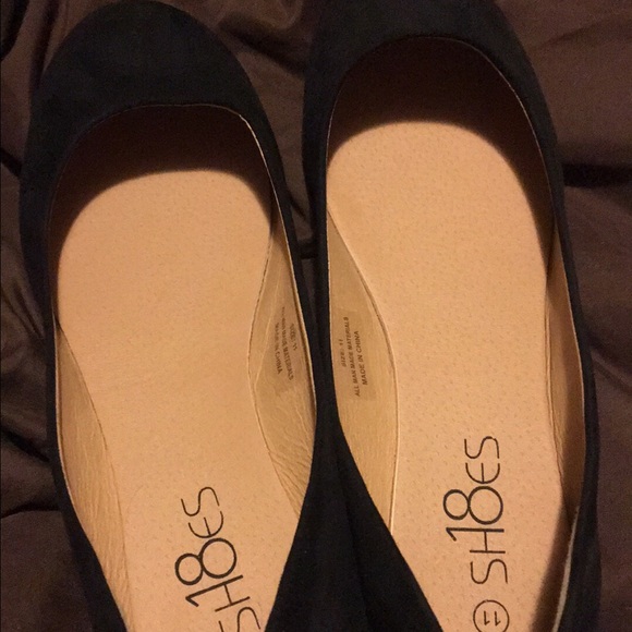 Plain black flats - Picture 1 of 1