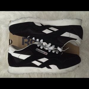 reebok classics sneakers