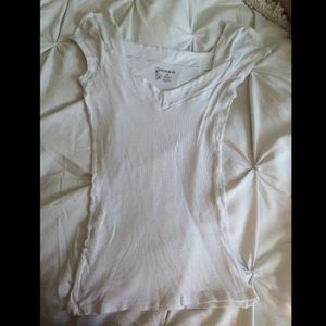 No boundaries white vneck shirt and red shorts
