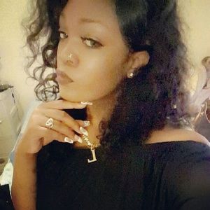 Meet your Posher, Lanita