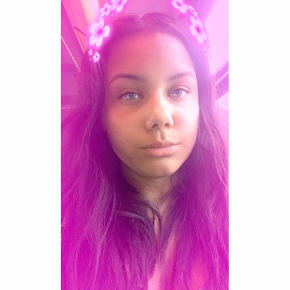 Meet your Posher, Alexia - Picture 1 of 1