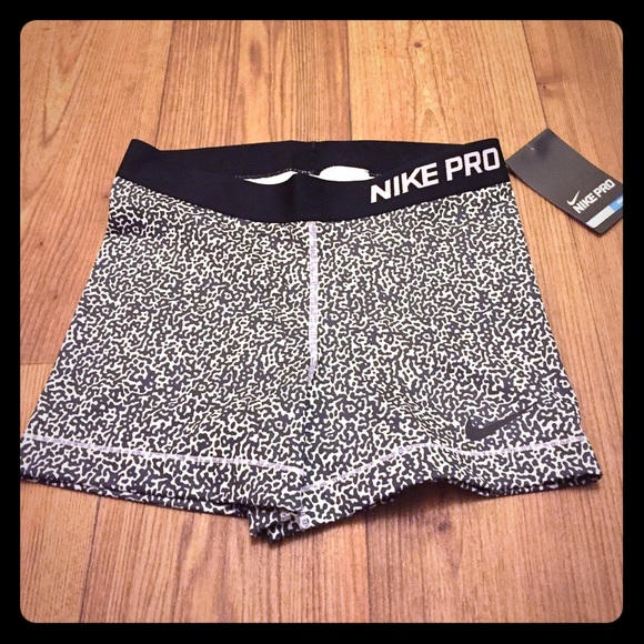 Nike Pants - Nike pro dri-fit shorts Sz M