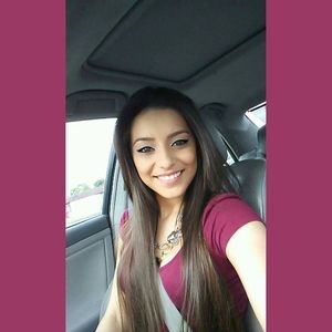 Meet your Posher, Mona