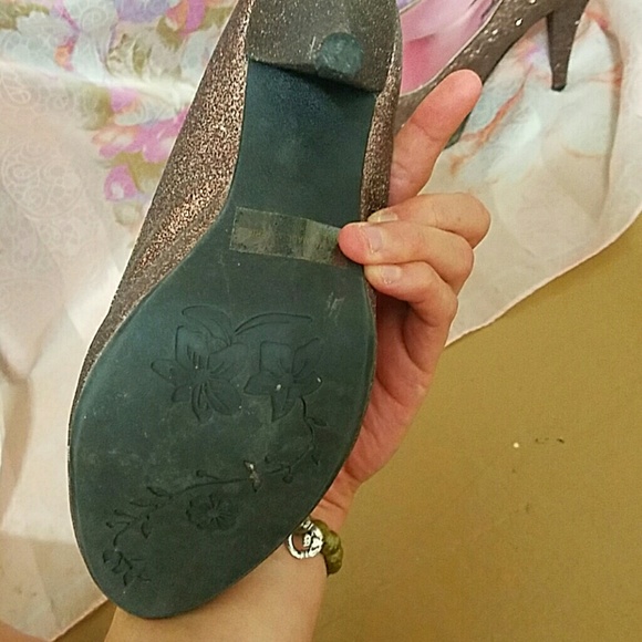 Bronze glittered heels - Picture 3 of 3