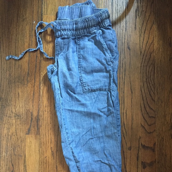 Pea in the Pod Maternity Jean Capris