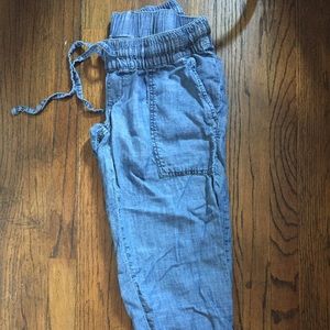 Pea in the Pod Maternity Jean Capris