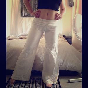 Old Navy white linen pants with spandex top!