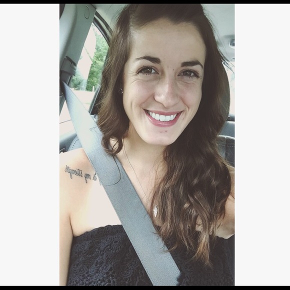 Meet your Posher, Hailey
