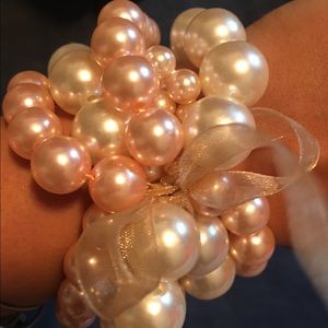 Faux pearl bracelet with ribbon bow