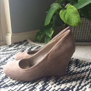 Fergie by Fergalicious wedge pumps.