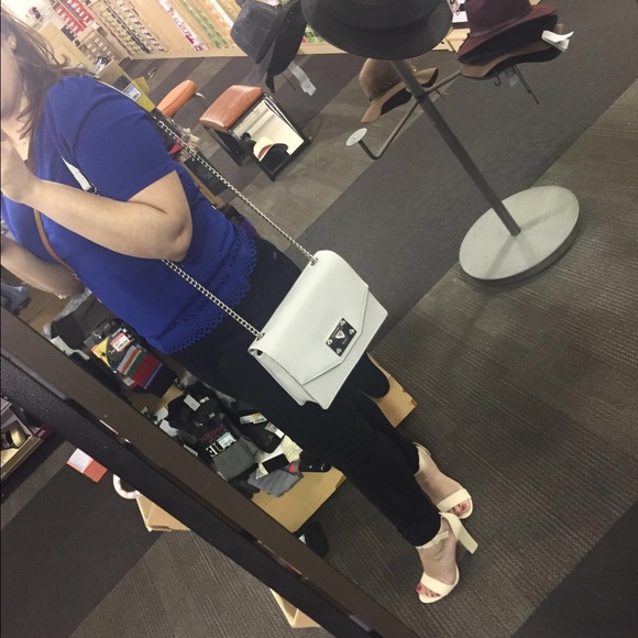 Vince Camuto Light Gray Shoulder bag - Picture 2 of 2