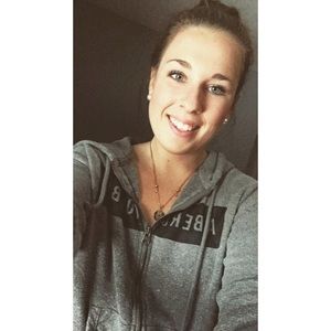 Meet your Posher, Marissa