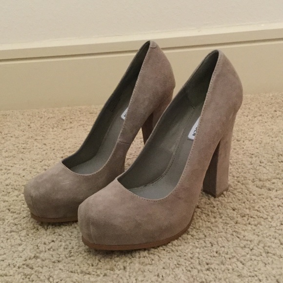 Steve Madden taupe heels
