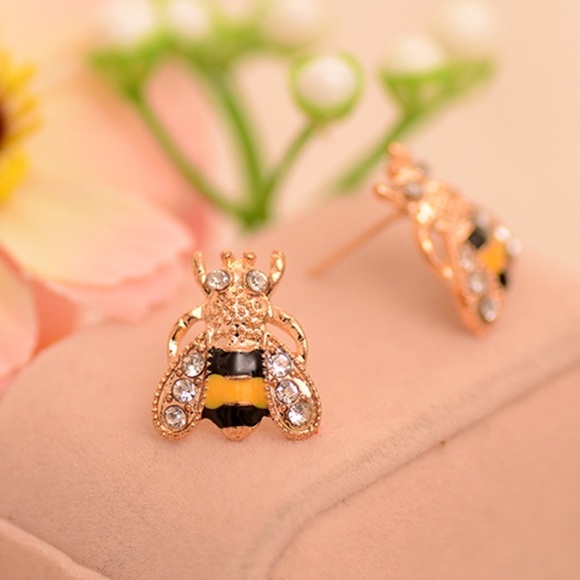 🦄Cute Small Insect  Bee Stud Earrings - Picture 2 of 3