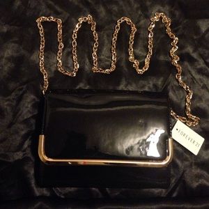 Forever 21 blk patent leather purse w/ gold chain