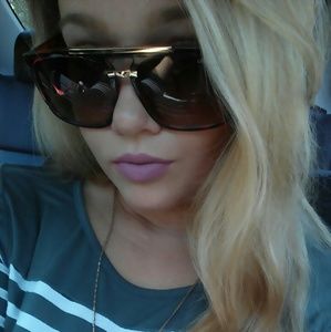 Meet your Posher, Wendy