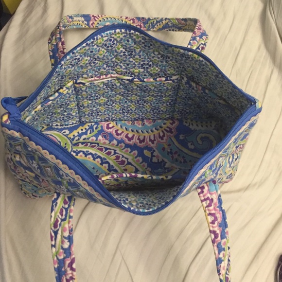 Vera Bradley bag Used once!!!!!!! - Picture 2 of 2