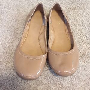Nude flats