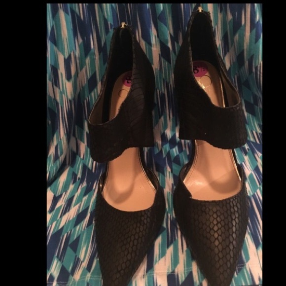 Jessica Simpson pointed heels