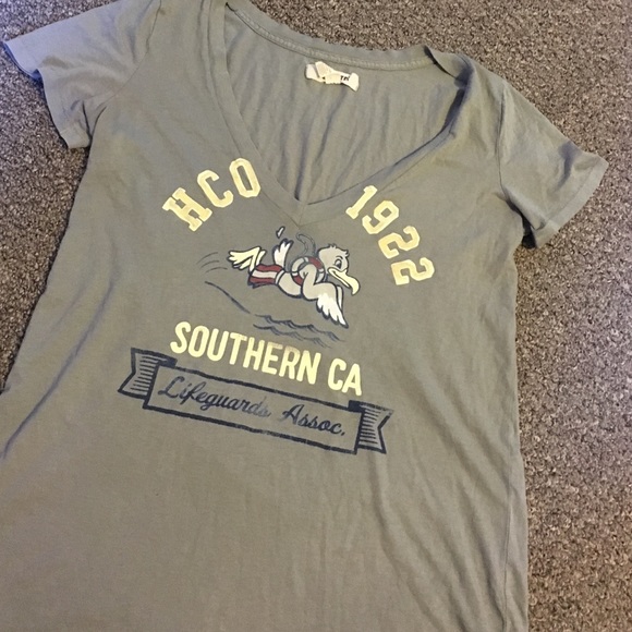 Hollister v neck t shirt