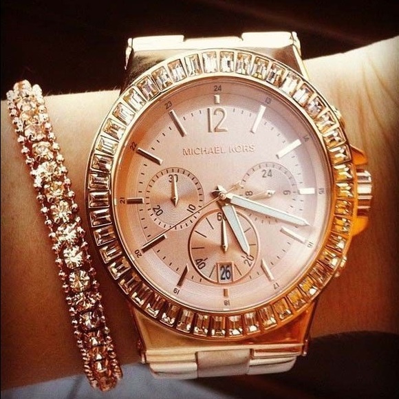 LOOKING FOR - Picture 2 of 4